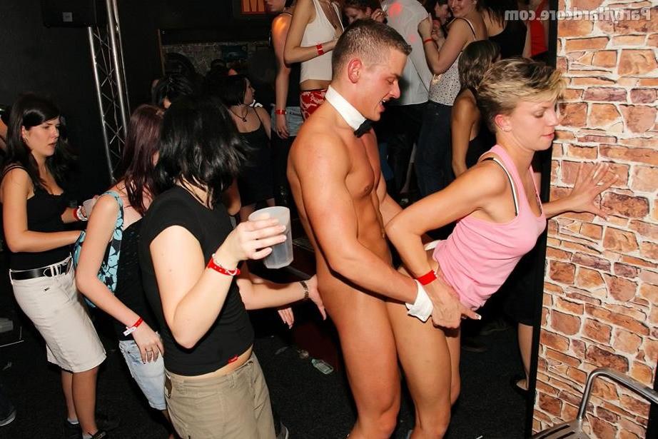 19P Ordinary but cum hungry babes at male strippers cfnm orgy