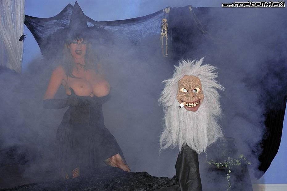 16P Devil fucks a busty witch and cum on her massive tits
