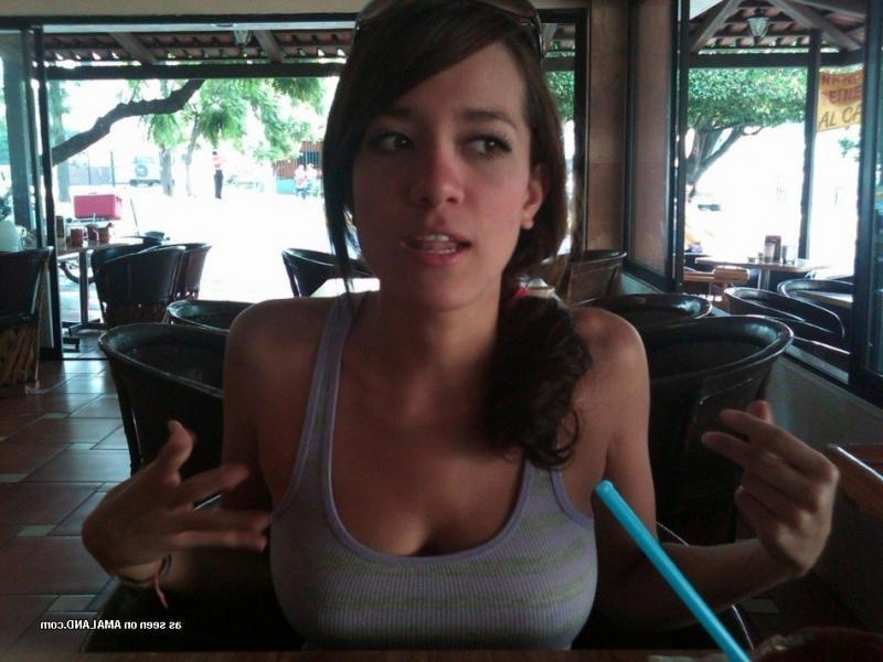 14P Gallery of a busty babe teasing her boyfriend on cam