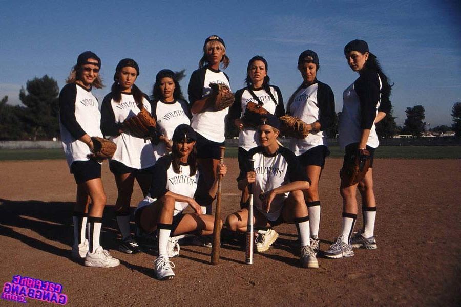 15P Jasmine Lynn gets toyed hard by her sexy baseball team