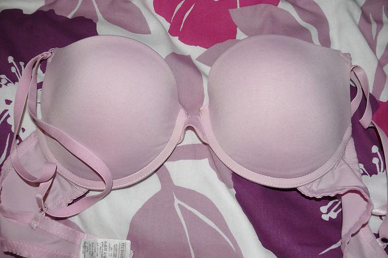 6P Teen sell hear bra on the net