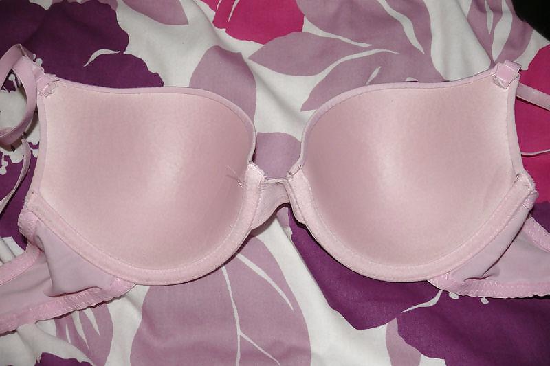 6P Teen sell hear bra on the net