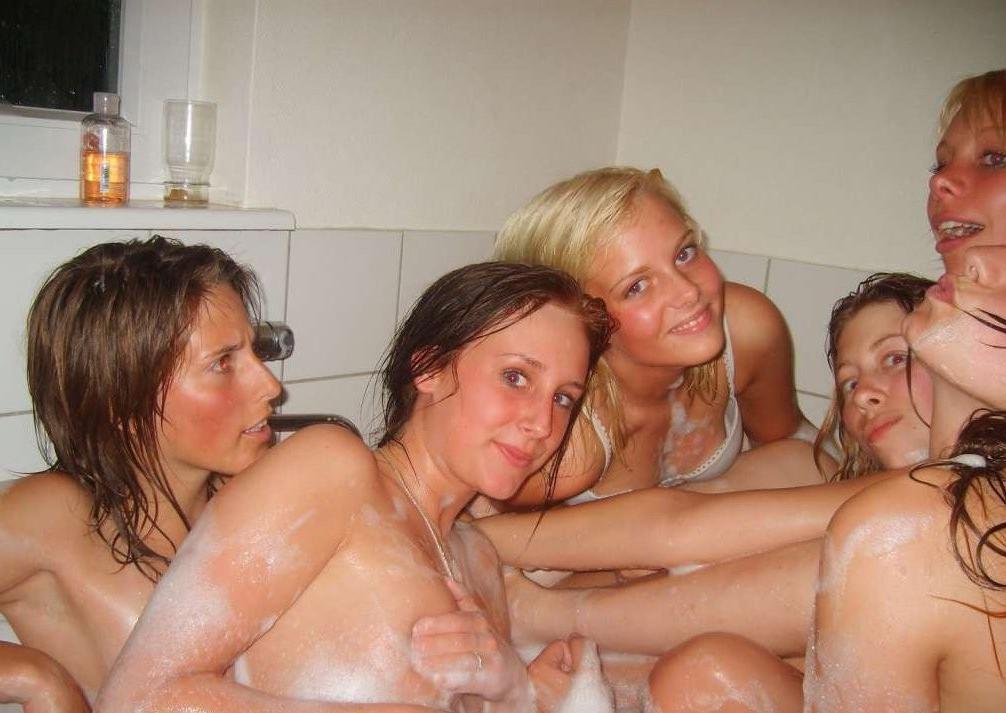 15P Drunken College Sorority Lesbian Bubble Bath Hot Girls Wild And Crazy