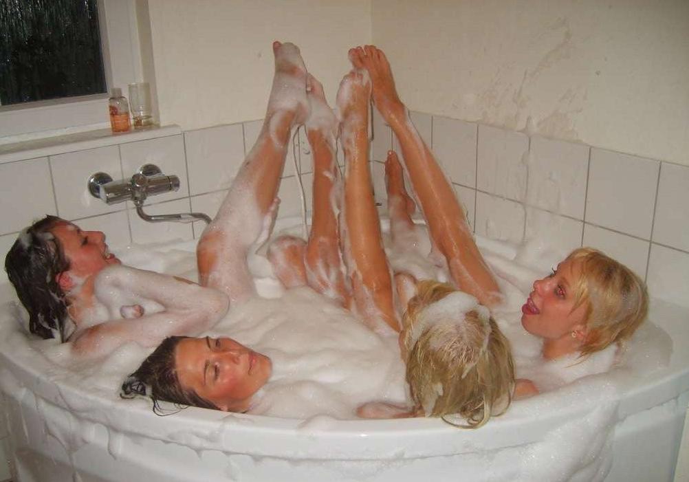 15P Drunken College Sorority Lesbian Bubble Bath Hot Girls Wild And Crazy