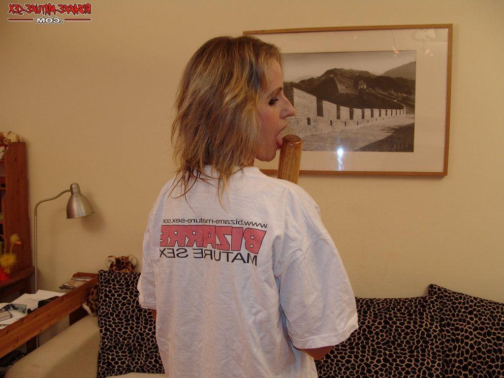 16P MILF pissing herself in the face and fucks herself with a bat