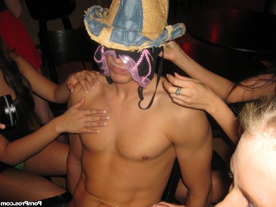 16P Lea Lexis parties like a naughty pornstar would