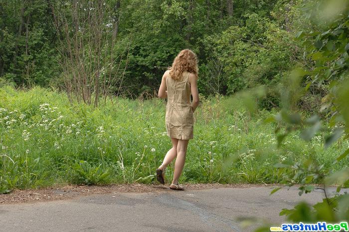 16P Tight teen strips down to her bra and takes a piss on a road
