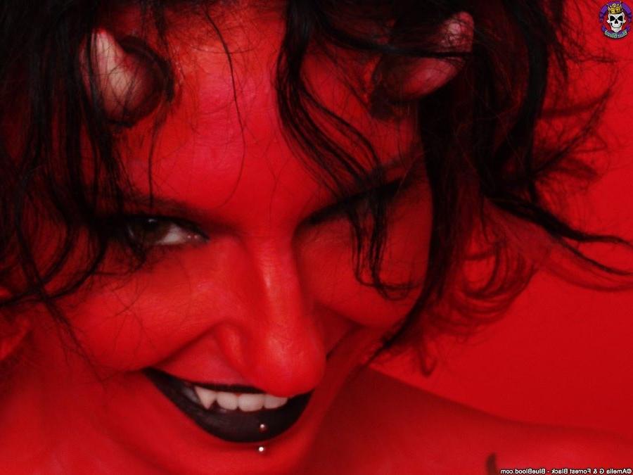 16P Busty devil girl shows her tight pierced cunt