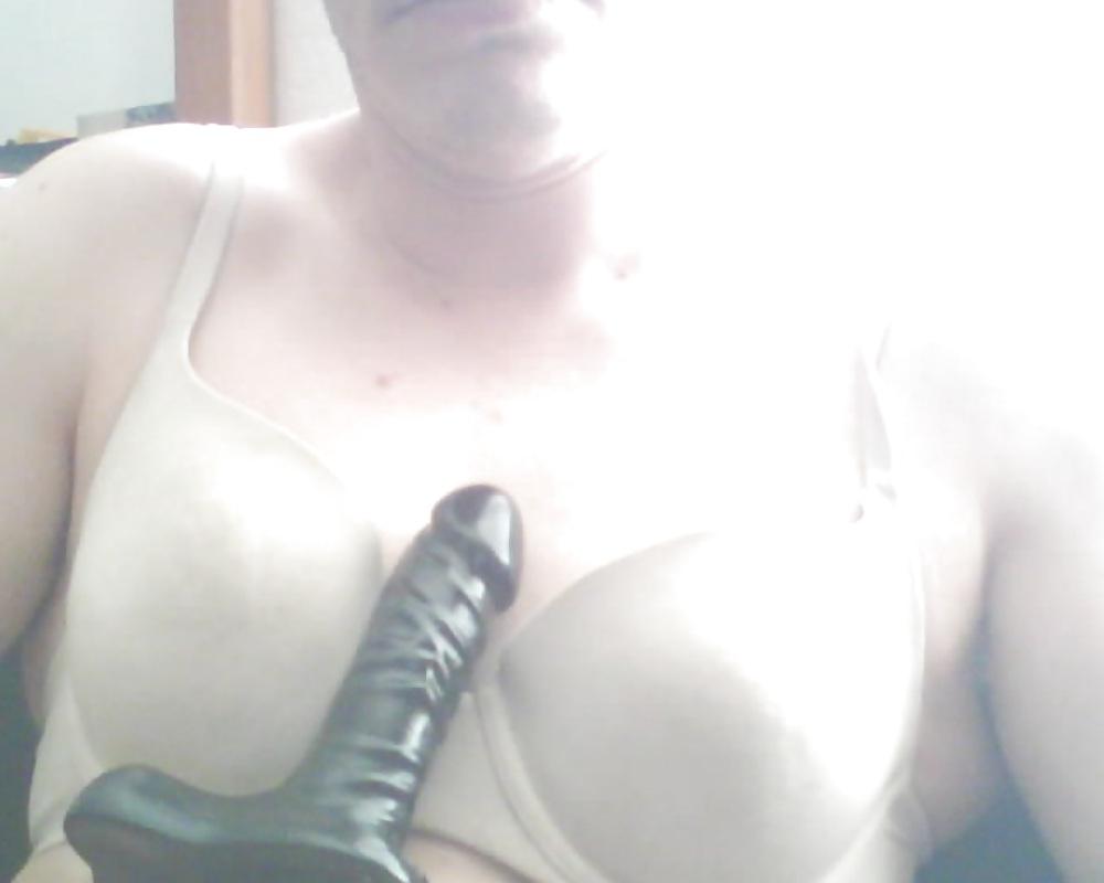 8P Wearing bra while masturbating