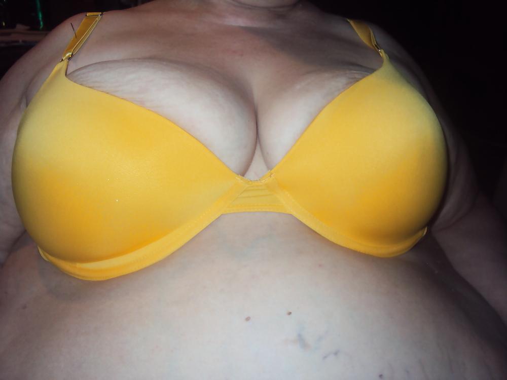 10P Sexy in new yellow bra and panties 