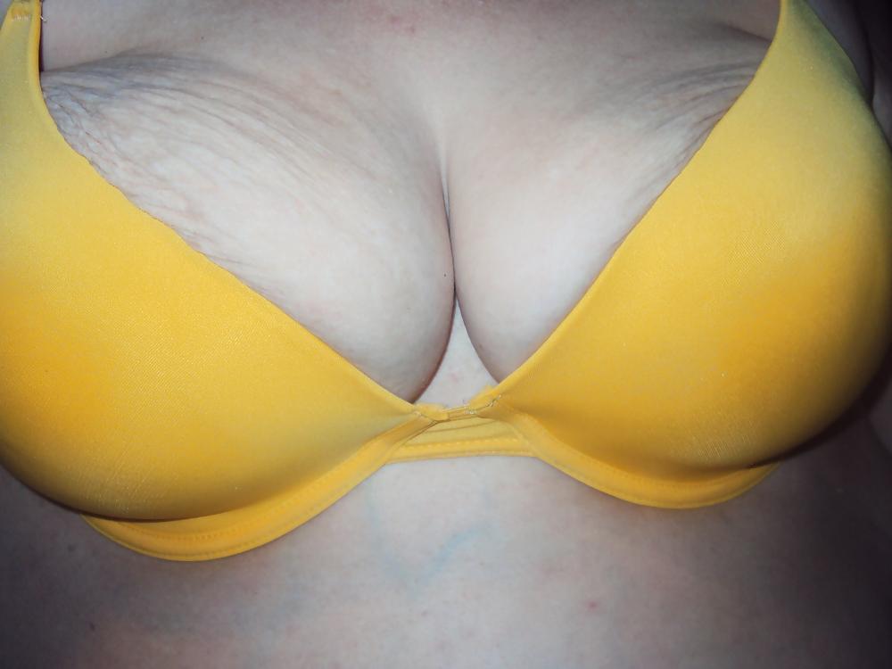 10P Sexy in new yellow bra and panties 