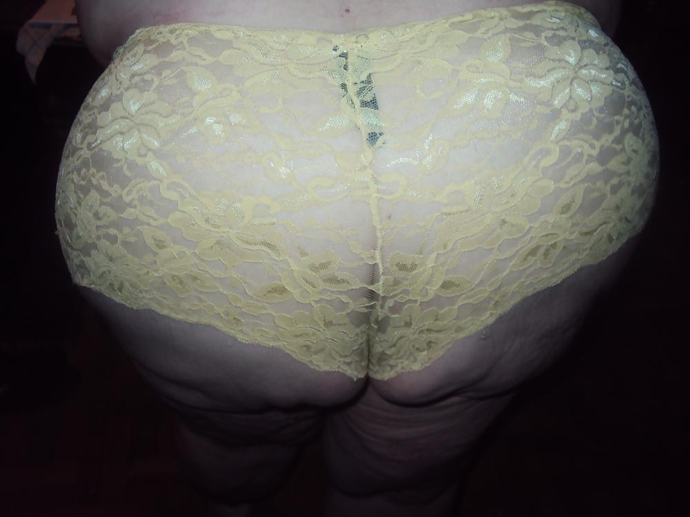 10P Sexy in new yellow bra and panties 