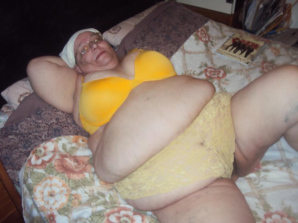 10P Sexy in new yellow bra and panties 
