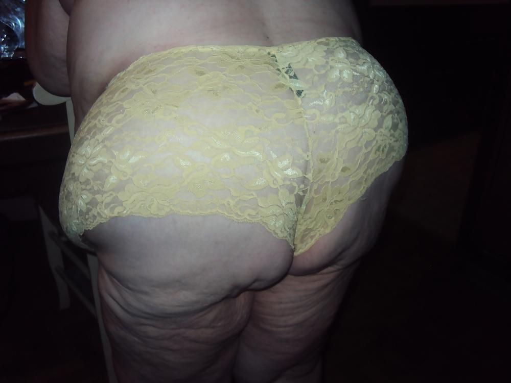 10P Sexy in new yellow bra and panties 