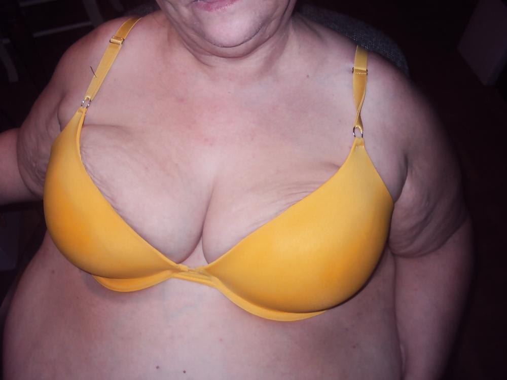 10P Sexy in new yellow bra and panties 