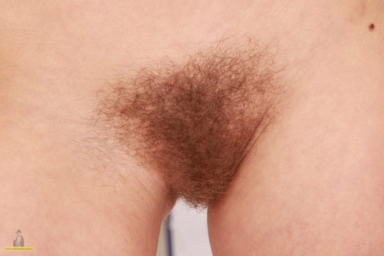 16P Slim blonde strips down and spreads her hairy cunt