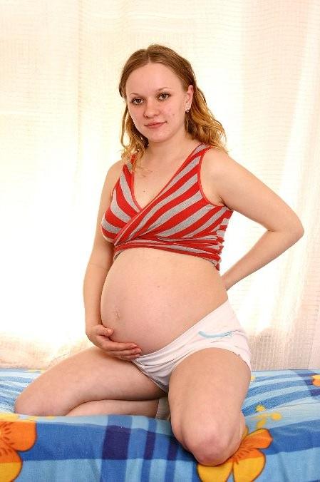 15P Pregnant sexy teen gets naked