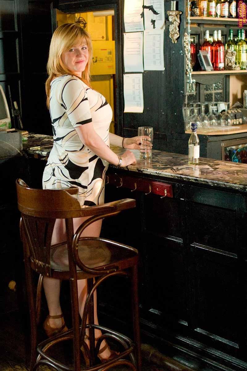 16P Busty amateur babe peeing in her cotton panties in a bar