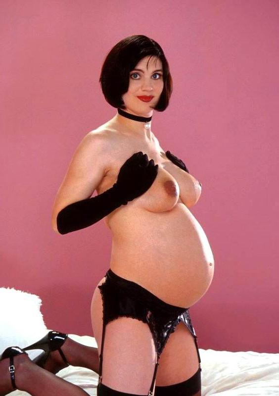 15P Vamp looking pregnant in stockings