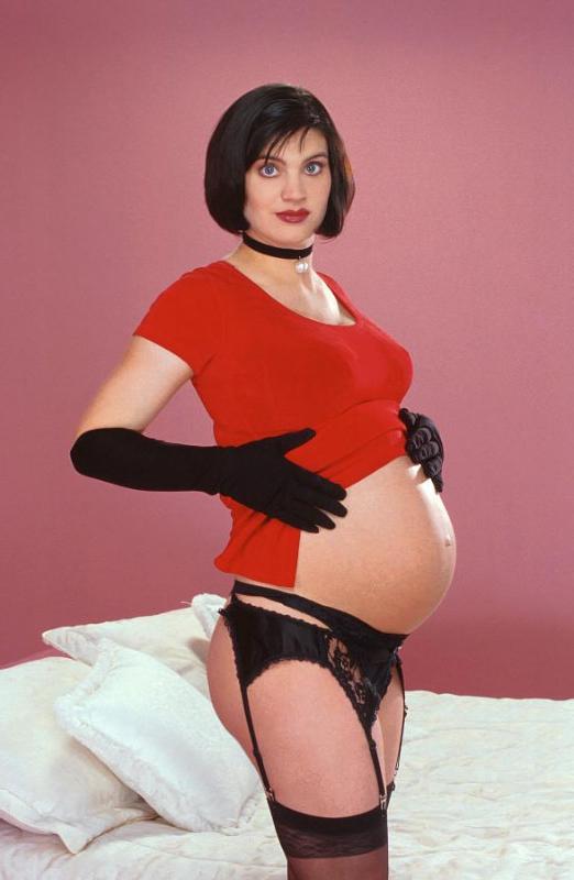 15P Awesome pregnant chick in stockings