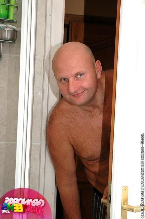 15P Kinky blonde getting fucked by the grandpa's friend in the bath