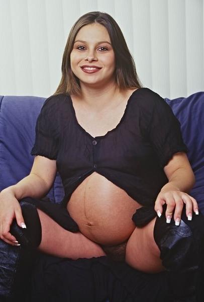 20P Hot Pregnant Babe