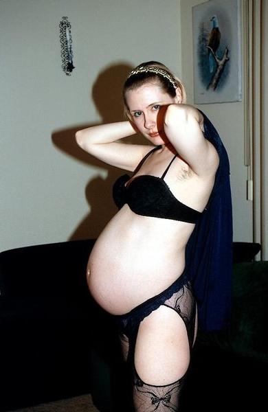 20P Horny Pregnant Babe