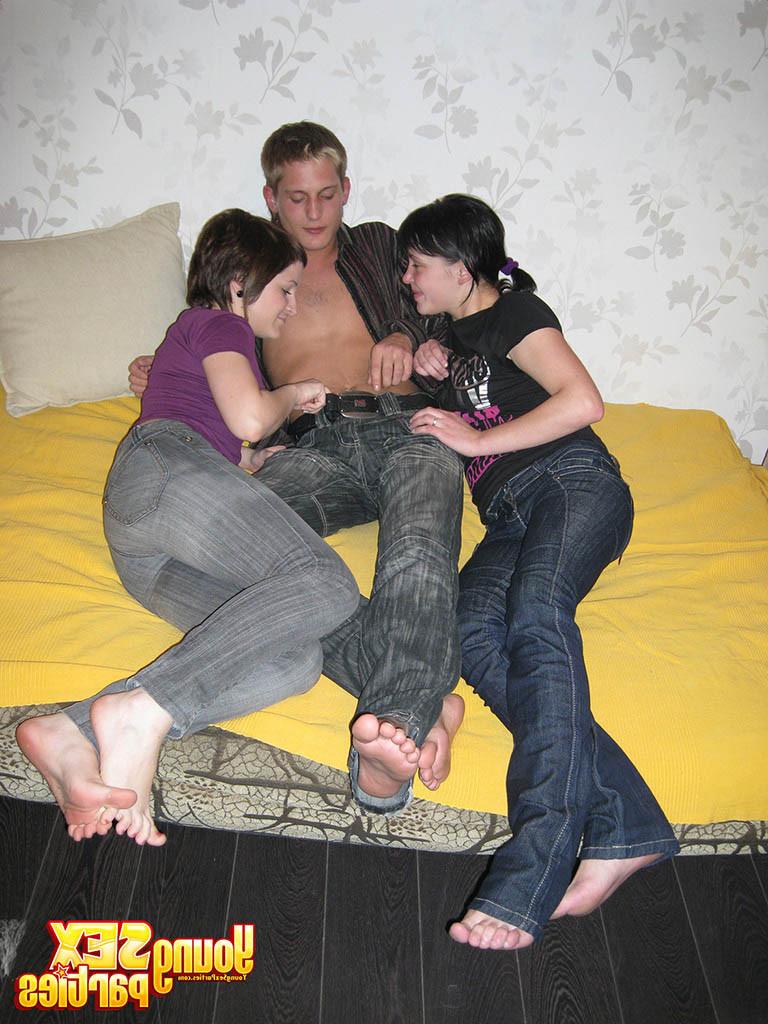 15P Cute chicks perform nice fellatio to their boyfriend