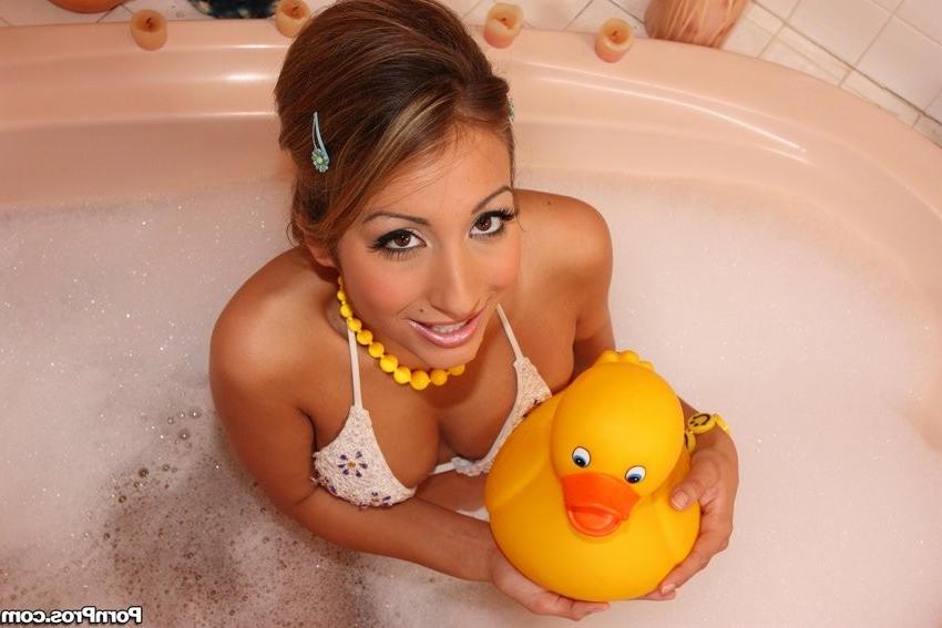 16P Gallery of real eighteen years old teen Natalia Rossi fucked for real