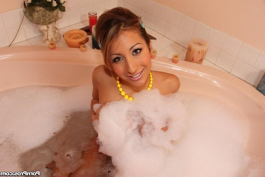 16P Gallery of real eighteen years old teen Natalia Rossi fucked for real