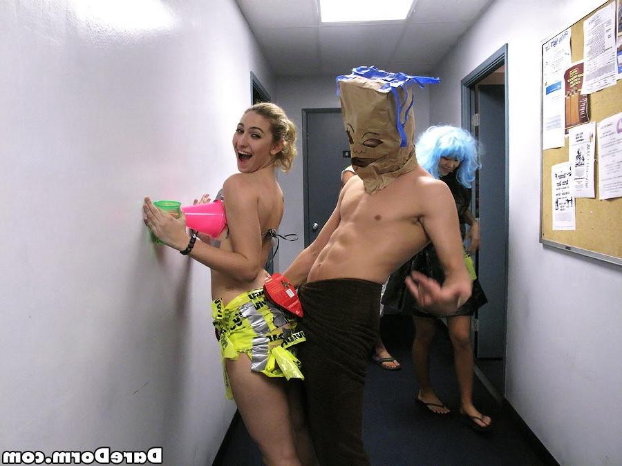 15P Real college student dorm room sexual adventures in homemade pix