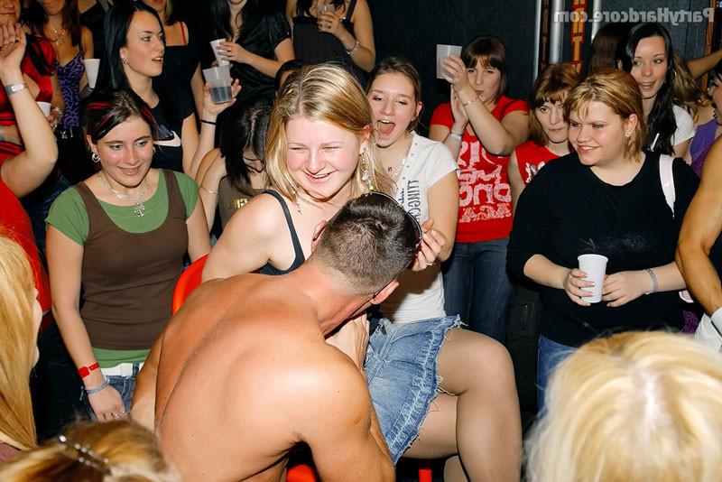 16P Party at the male stripclub with horny drunk babes