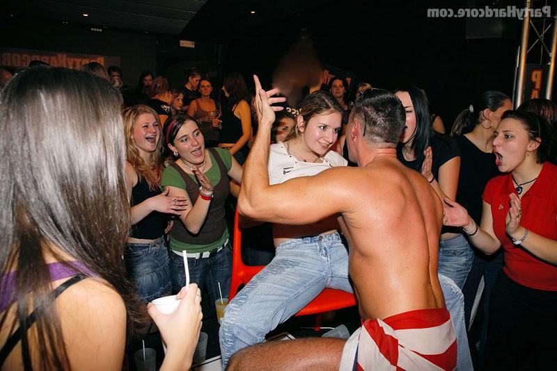 16P Party at the male stripclub with horny drunk babes