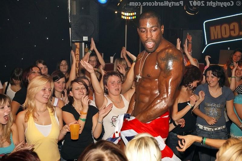 20P Military strippers coax babes into giving them head at amateur CFNM party
