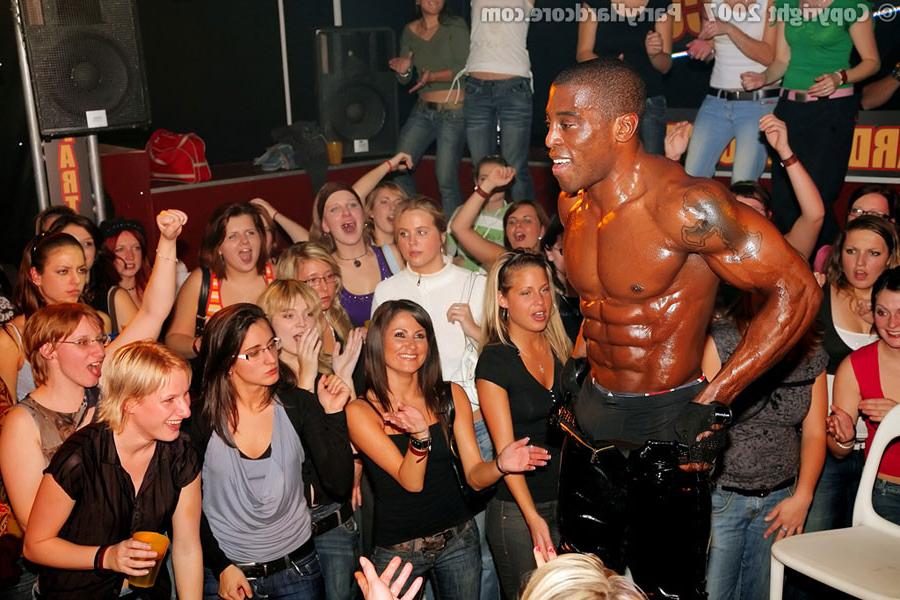 16P Drunk girls go crazy for big black male stripper