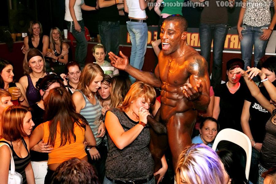 16P Drunk girls go crazy for big black male stripper