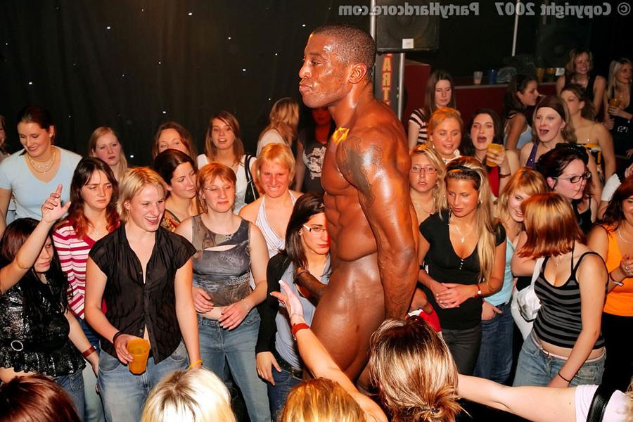 16P Drunk girls go crazy for big black male stripper
