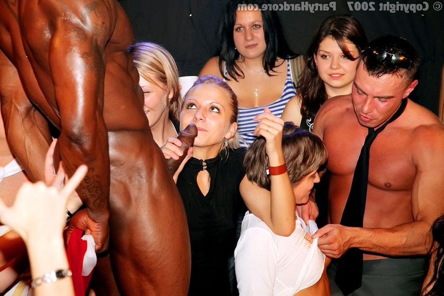 16P Drunk girls go crazy for big black male stripper
