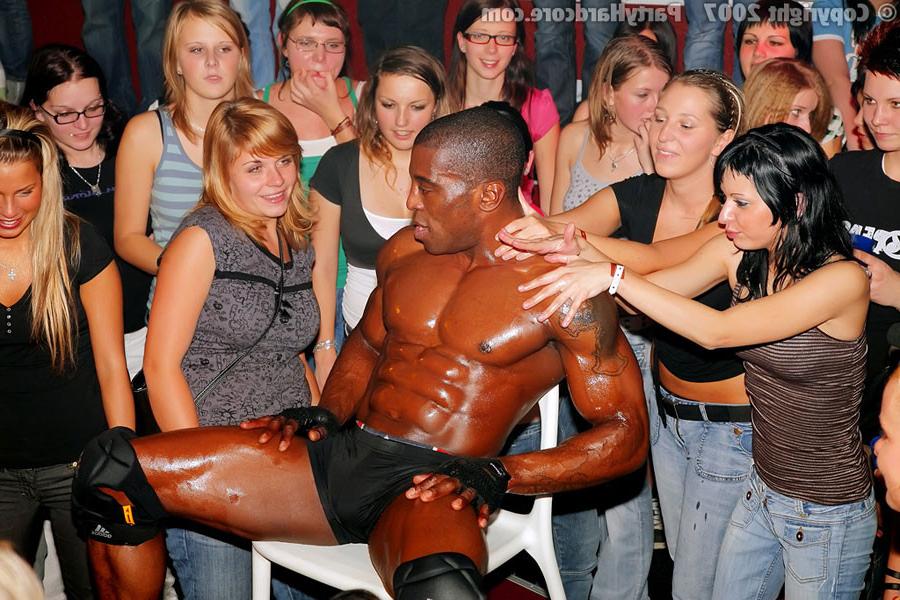 16P Drunk girls go crazy for big black male stripper