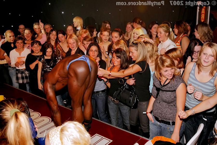 16P Drunk girls go crazy for big black male stripper