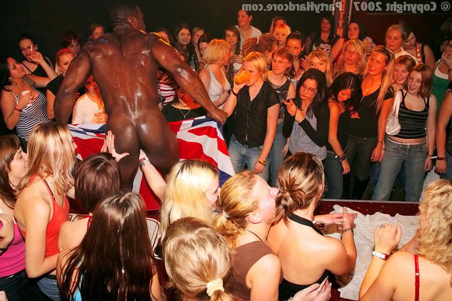 16P Drunk girls go crazy for big black male stripper