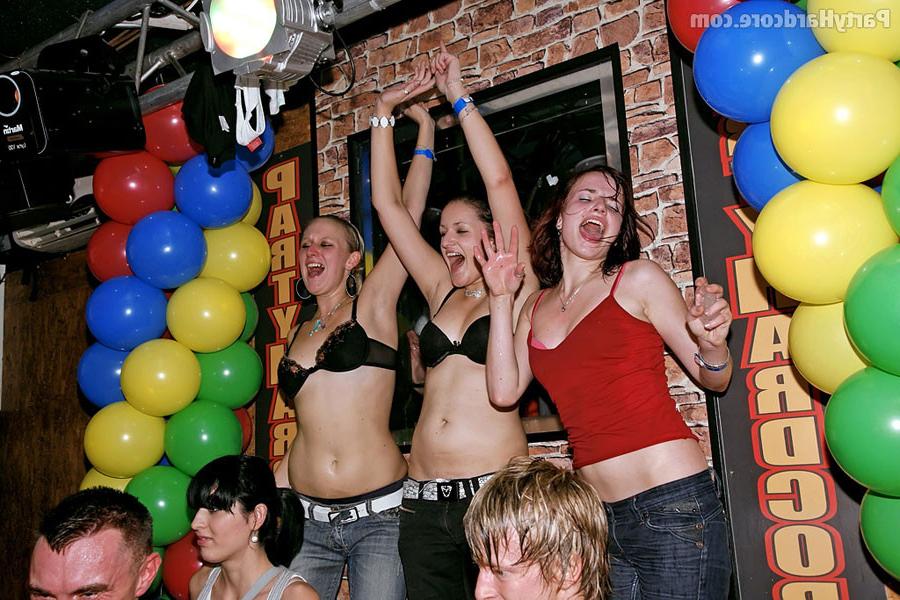 16P Drunk girls get fucked by horny guys at nightclub