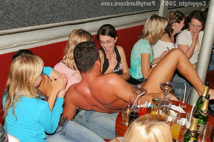 16P :: PARTY HARDCORE :: Shameless girls blowing dicks on wild party in disco bar