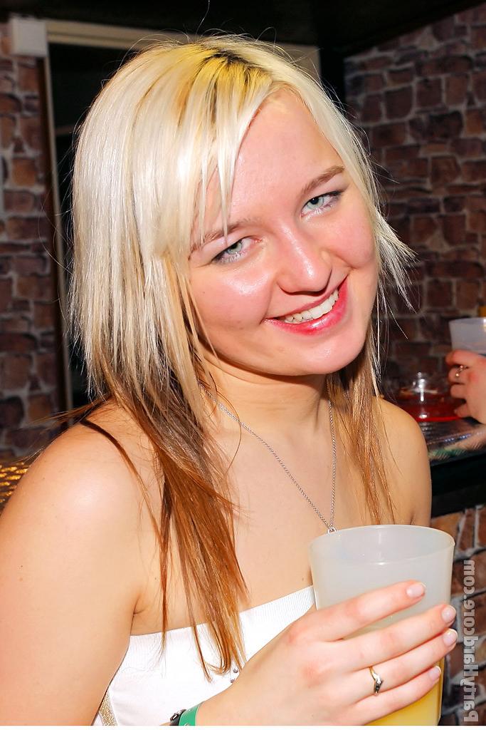 11P Hung male dancers banging party girls
