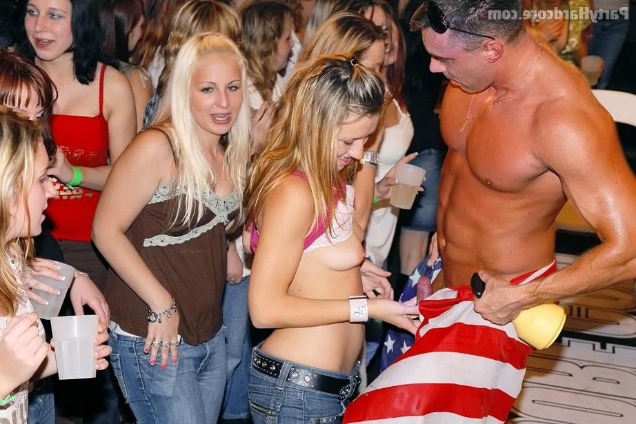 19P Chicks next door sucking off male strippers at cfnm party