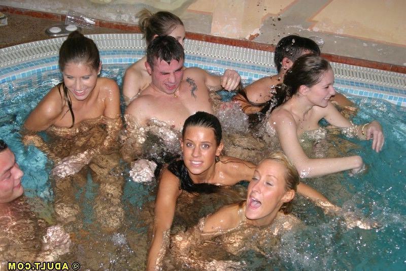 16P Hot Tub Party Turns into Naked Twister