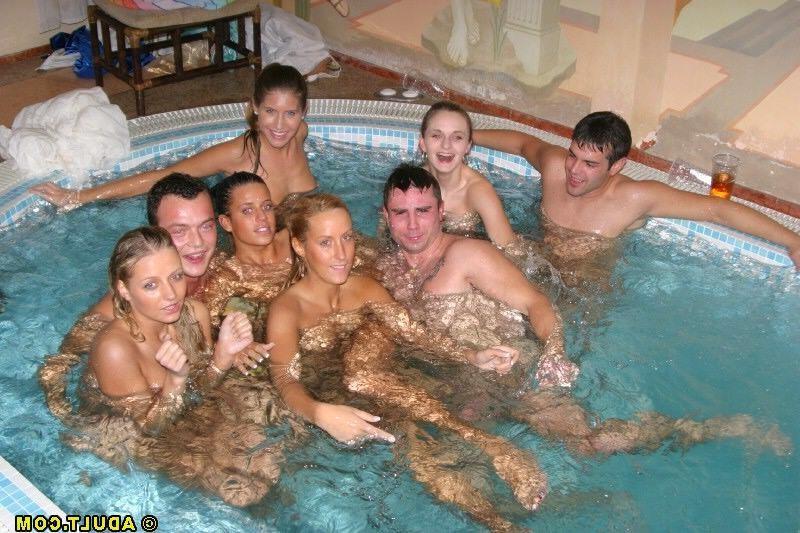 16P Hot Tub Party Turns into Naked Twister