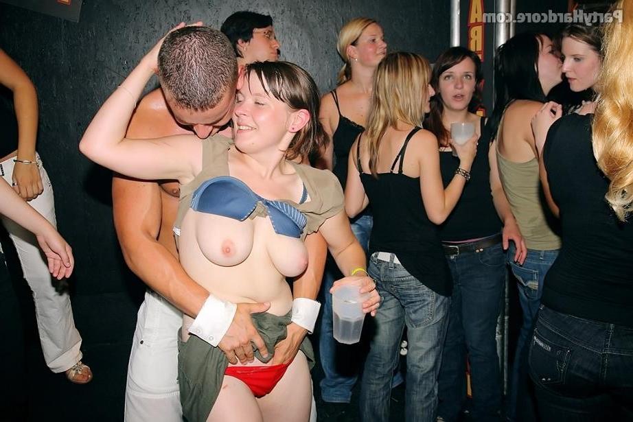 19P Party babes nex door suck and fuck naked studs at cfnm orgy