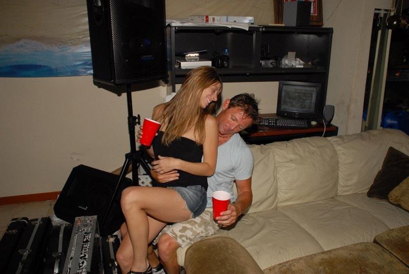 15P Exibicionist pervet coed babe fucking on the living room