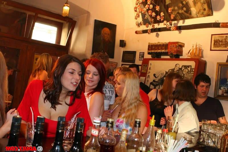 16P Drunken gangbang at a bar party
